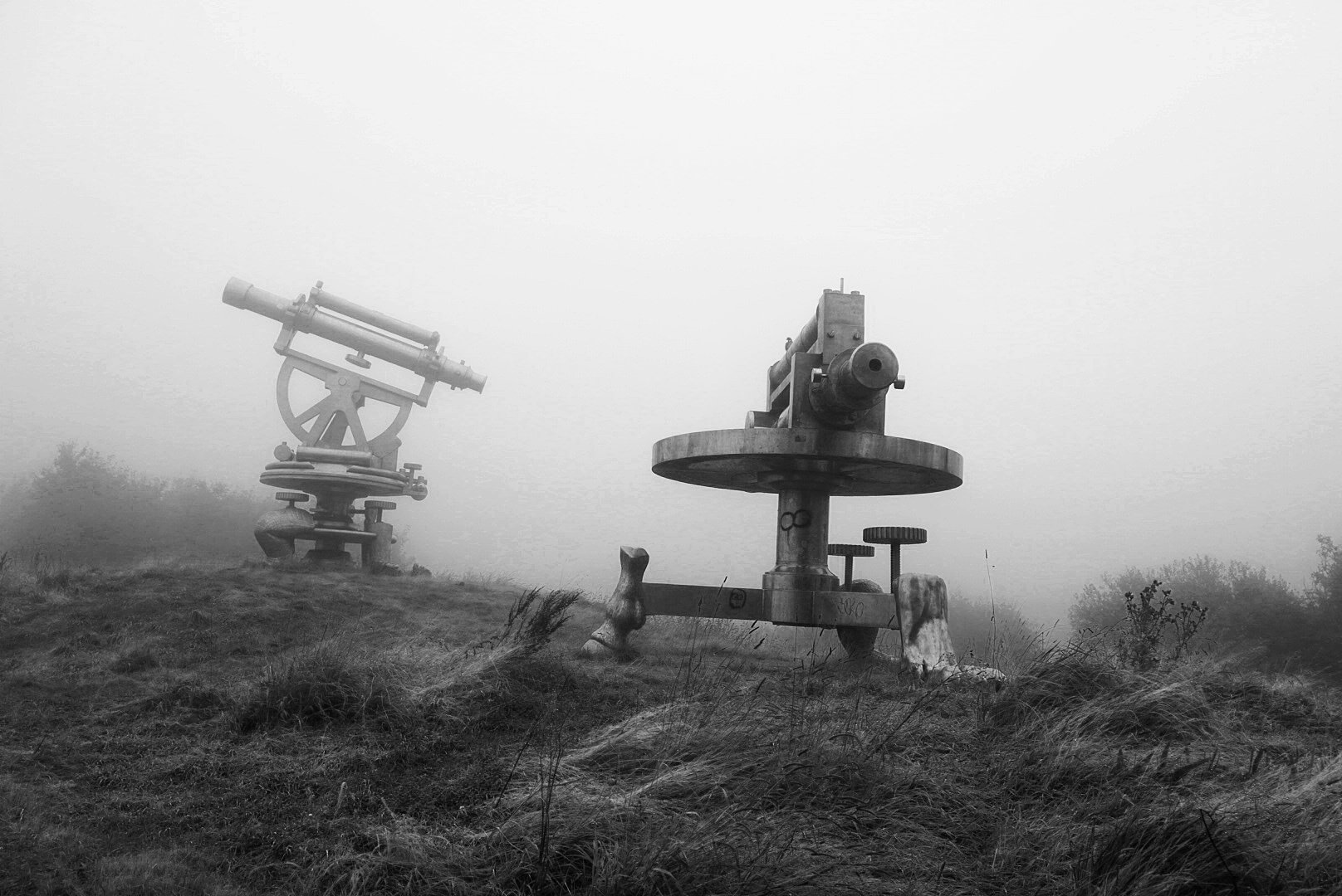 Terris Novalis surveying instruments in fog, close view